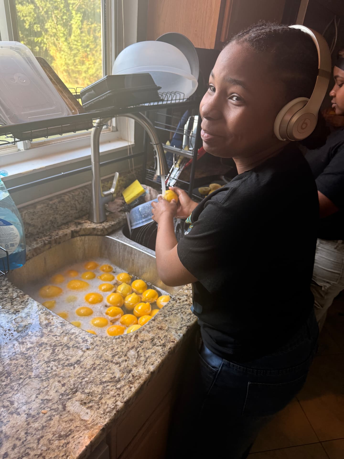Washing fresh lemons before squeezing